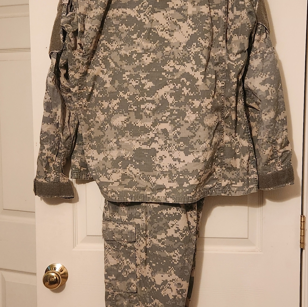 2 - Large, Regular, Digital Pattern, U.S. Army Un… - image 7